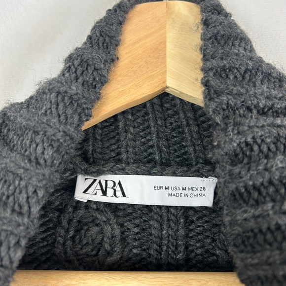 ZARA Chunky Cable Knit Cropped Turtleneck Charcoal Grey‎ Size Medium Wool Blend - Picture 3 of 4